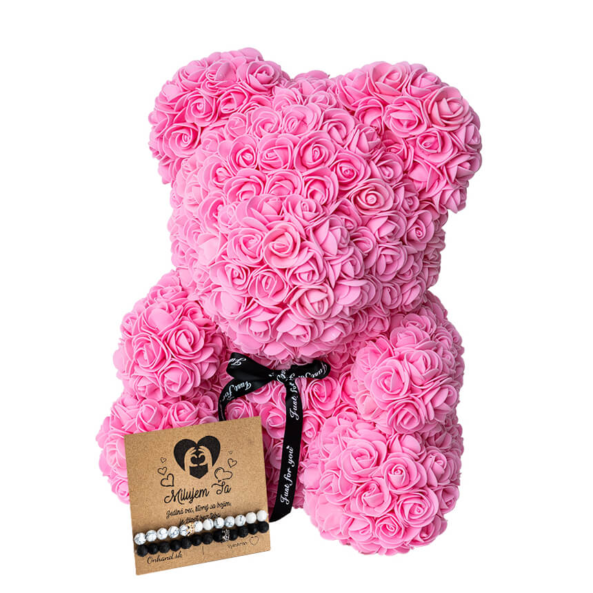 Medvedík z ruží 40 cm ružový + darčeková karta Milujem Ťa s náramkami